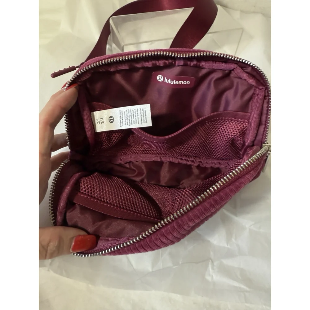Lululemon Everywhere Belt Bag Corduroy